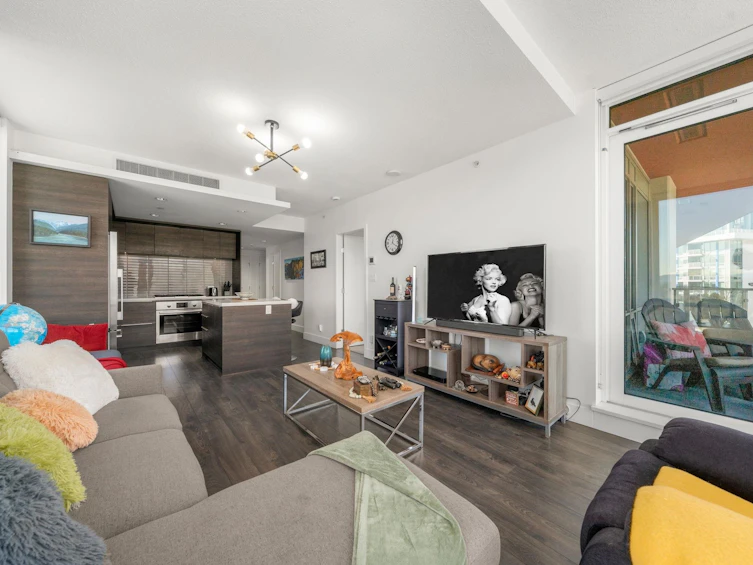 2202-1550 Fern Street, North Vancouver, BC, V7J 0A9 - 5