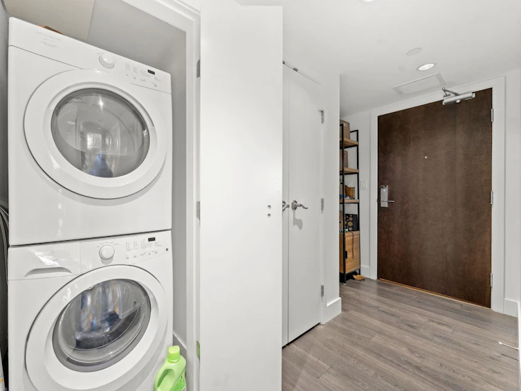 2202-1550 Fern Street, North Vancouver, BC, V7J 0A9 - 23