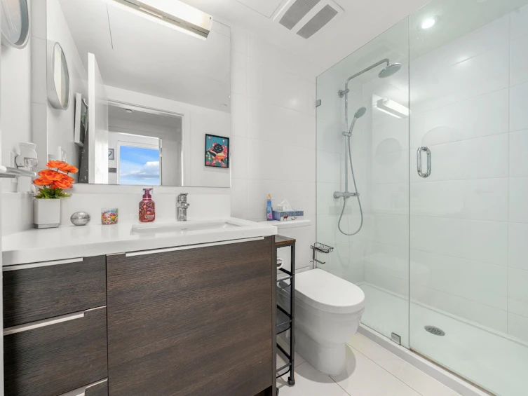 2202-1550 Fern Street, North Vancouver, BC, V7J 0A9 - 22