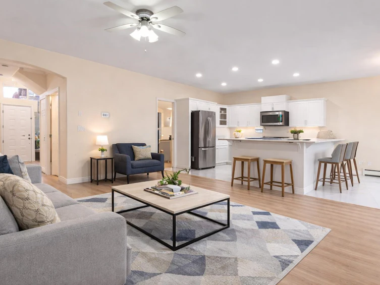 8004 Melburn Drive, Mission, BC, V2V 7B6 - 4