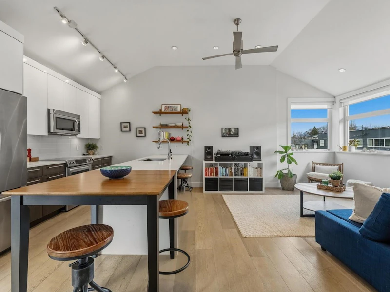 1681 Kitchener Street, Vancouver BC