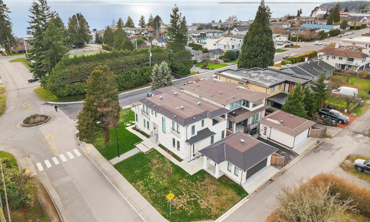 1113 Dolphin Street