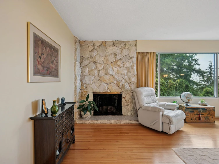 1089 Kilmer Road, North Vancouver, BC, V7K 1P9 - 2