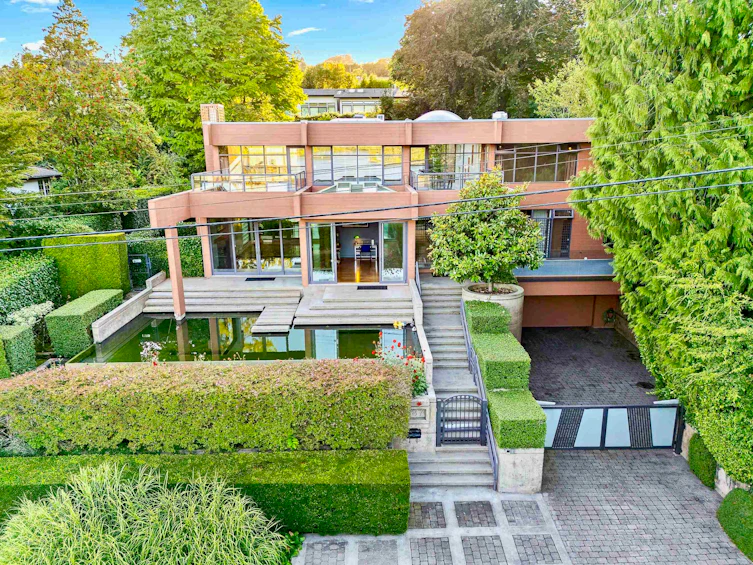 687 Beachview Drive, North Vancouver, BC, V7G 1P8