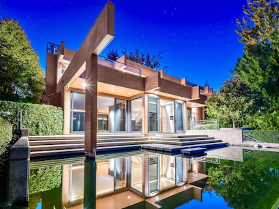 687 Beachview Drive - 2