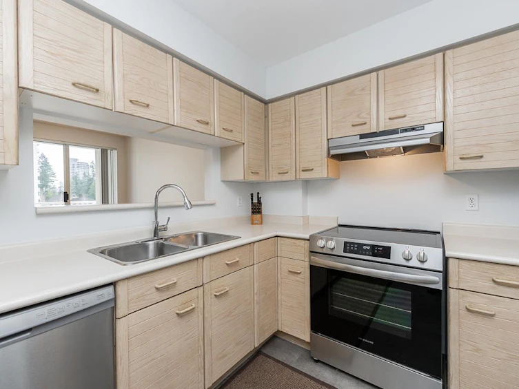 603-1180 Pinetree Way, Coquitlam, BC, V3B 7L2 - 9