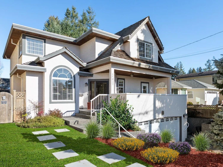 14027 Blackburn Avenue, Surrey, BC, V4B 2Z6