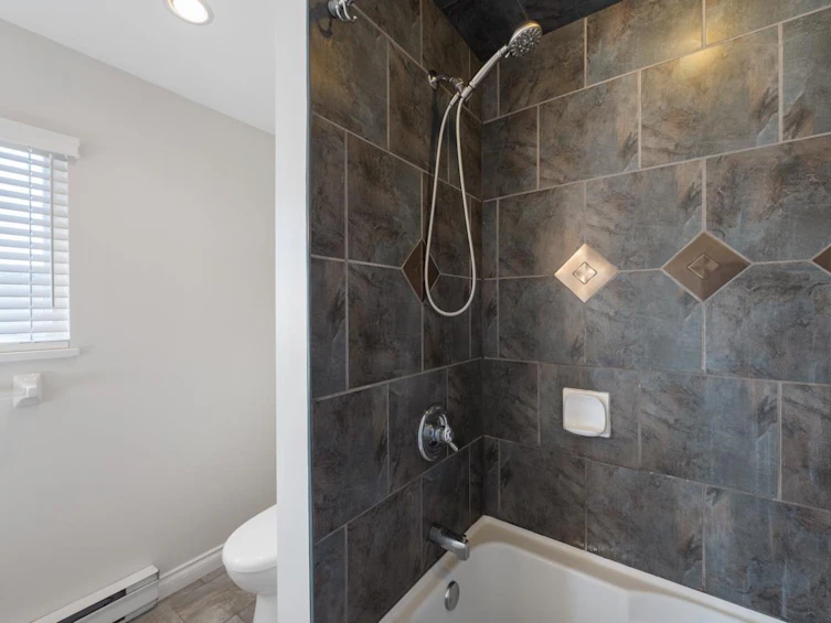 14027 Blackburn Avenue, Surrey, BC, V4B 2Z6 - 23
