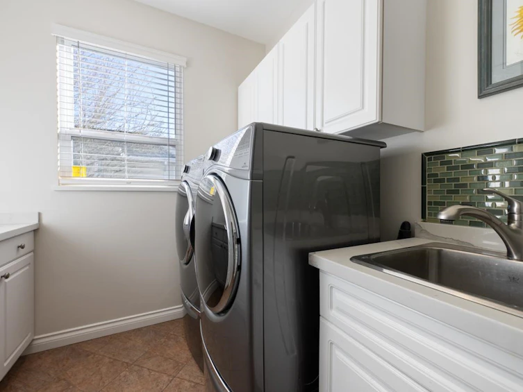 14027 Blackburn Avenue, Surrey, BC, V4B 2Z6 - 30