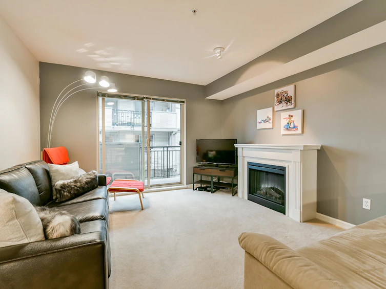 313-10088 148 Street, Surrey, BC, V3R 3M9