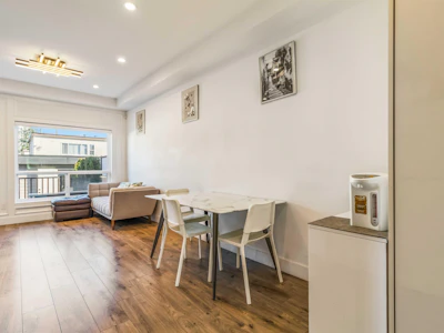 102-7088 Sperling Avenue - 5