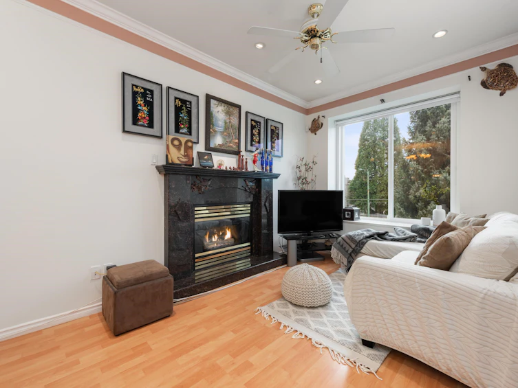 2423 E 4th Avenue, Vancouver, BC, V5M 1K1 - 3