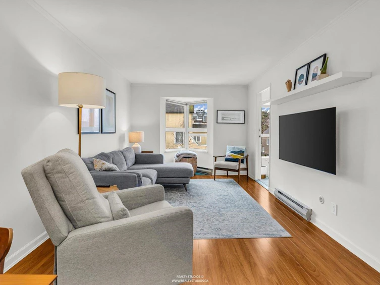 202-507 E 6th Avenue, Vancouver, BC, V5T 1K9 - 2