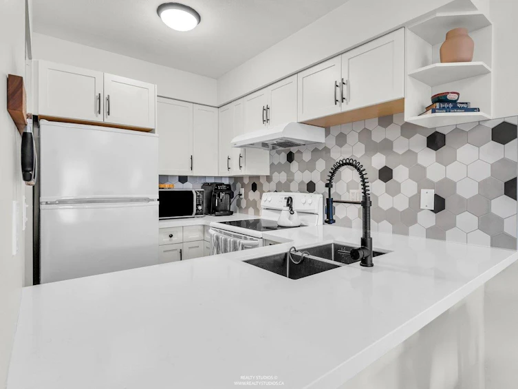 202-507 E 6th Avenue, Vancouver, BC, V5T 1K9 - 5