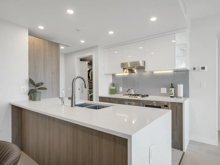 1106-2221 E 30th Avenue, Vancouver, BC, V5N 0G6 - 2