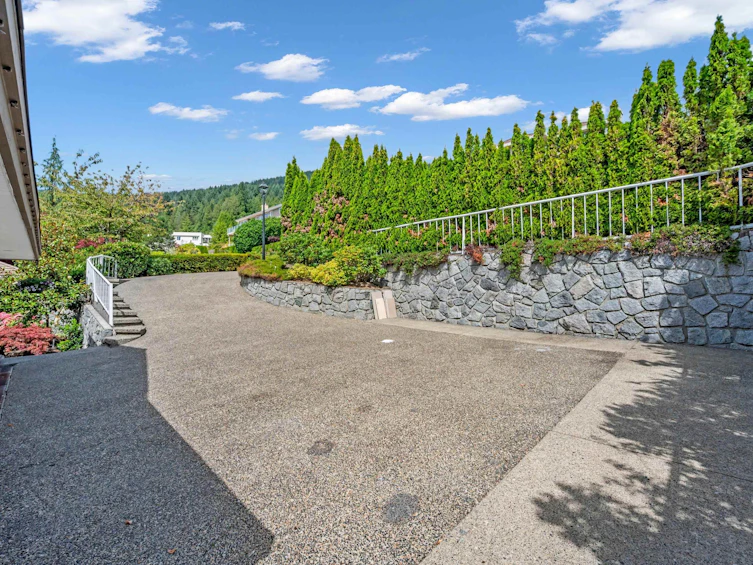 2662 Chelsea Place, West Vancouver, BC, V7S 3E5 - 35