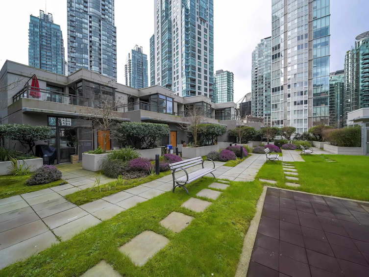 303-1211 Melville Street, Vancouver, BC, V6E 0A7 - 26
