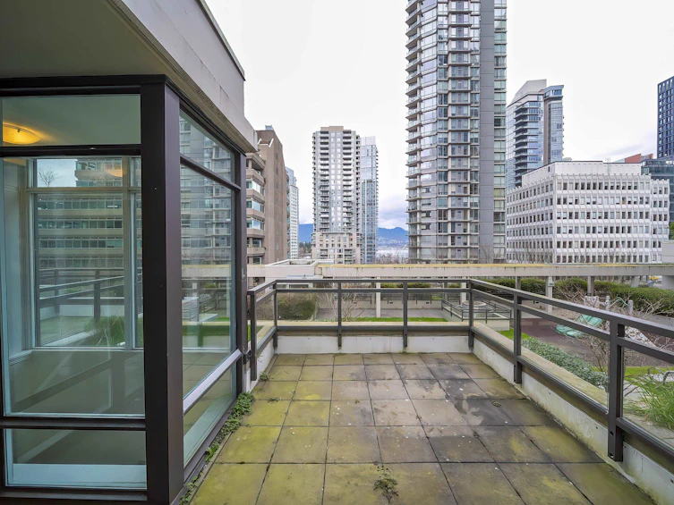 303-1211 Melville Street, Vancouver, BC, V6E 0A7 - 20
