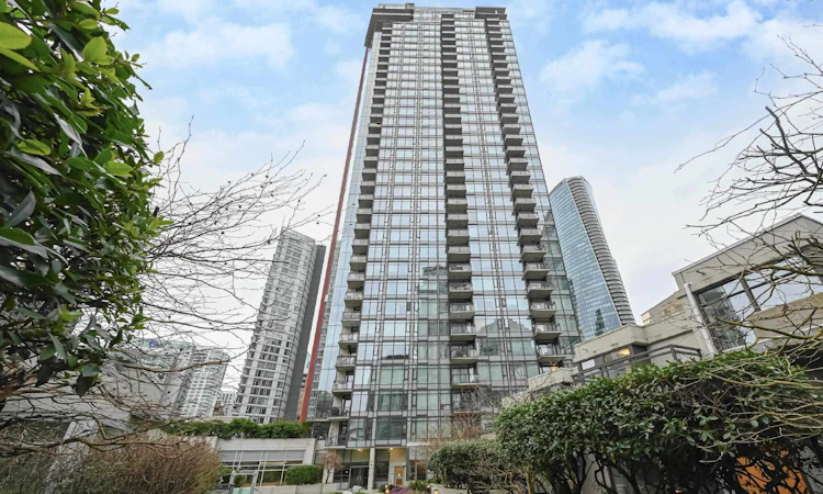 303-1211 Melville Street