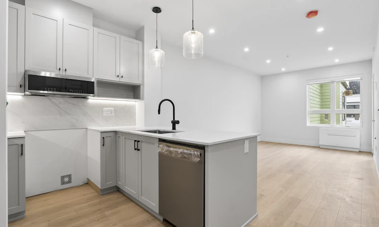 506-46185 Thomas Road