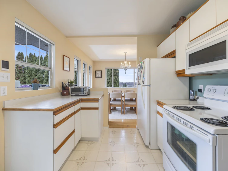 8608 Buller Avenue, Burnaby, BC, V5J 4V3 - 10