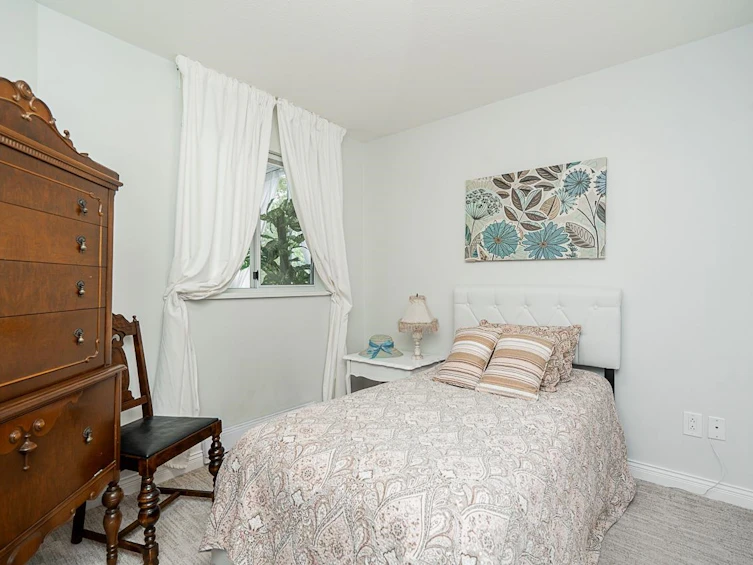 212-15991 Thrift Avenue, Surrey, BC, V4B 2M9 - 20
