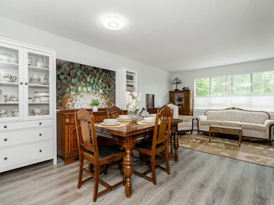 212-15991 Thrift Avenue - 4
