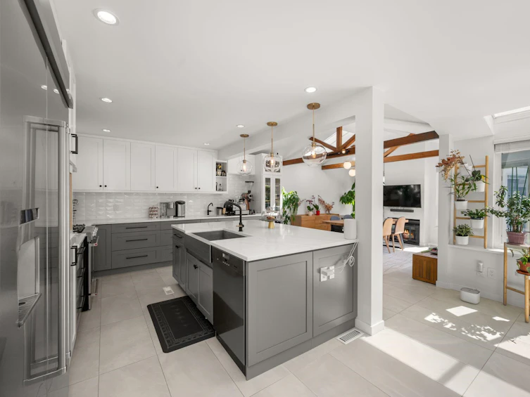 2566 Mcbain Avenue, Vancouver, BC, V6L 2C6 - 5