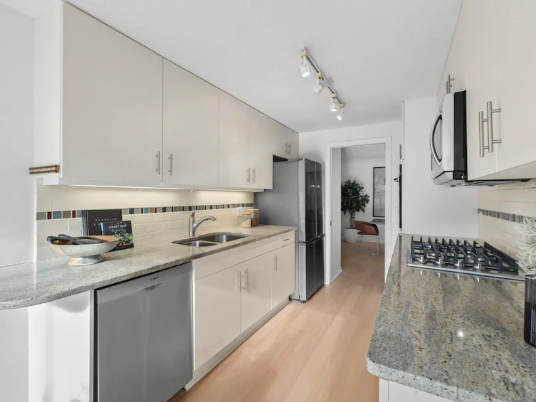 207-5760 Hampton Place, Vancouver, BC, V6T 2G1 - 10