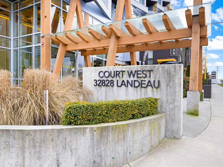 406-32828 Landeau Place, Abbotsford, BC, V2S 0M4