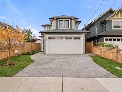 4880 Garry Street - 4