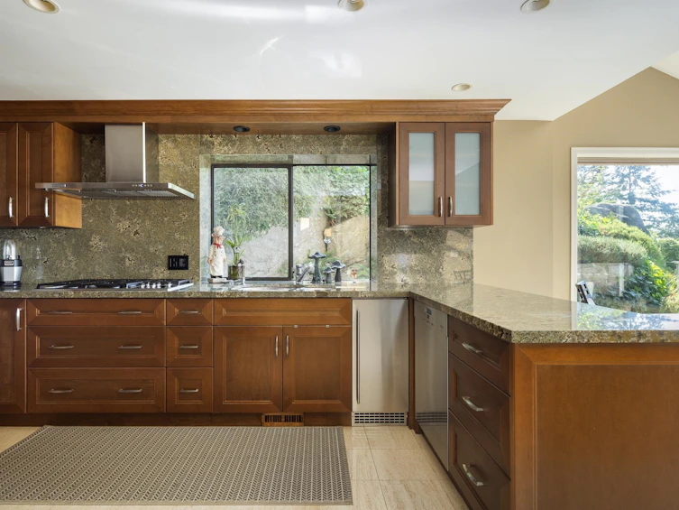 5267 Aspen Drive, West Vancouver, BC, V7W 2E7 - 8