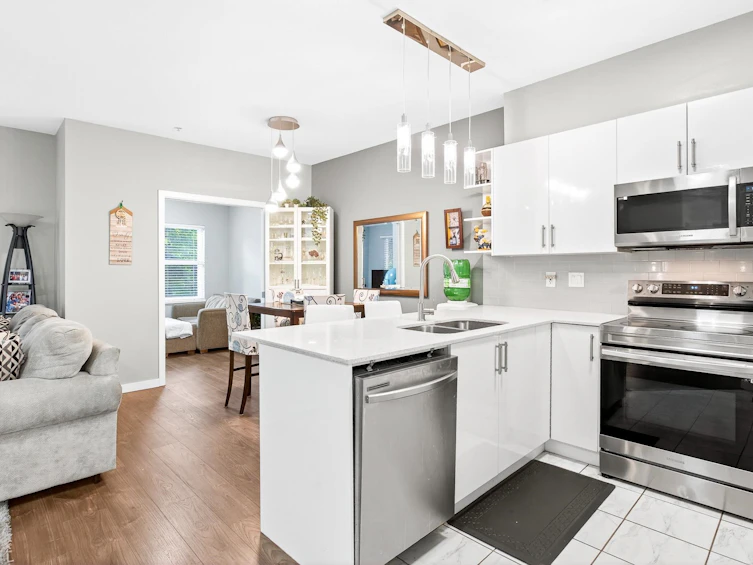 209-2488 Kelly Avenue, Port Coquitlam, BC, V3C 1Y4 - 6