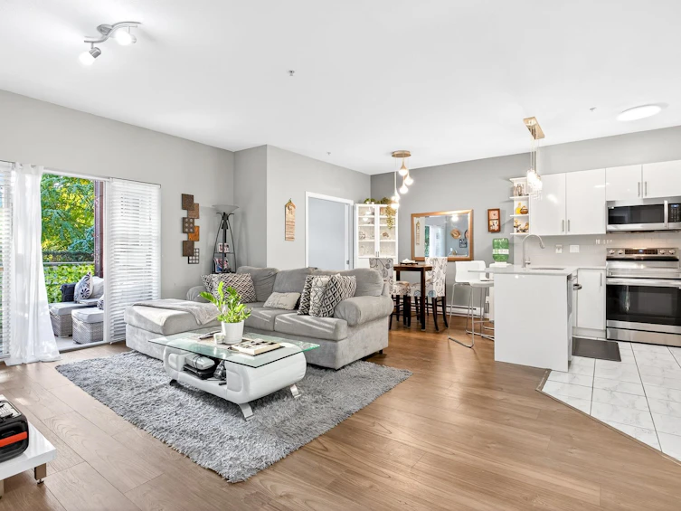 209-2488 Kelly Avenue, Port Coquitlam, BC, V3C 1Y4