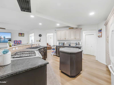 3737 Lethbridge Drive - 5