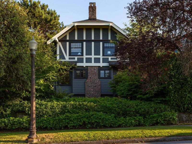1986 W 36th Avenue, Vancouver BC V6M 1K8