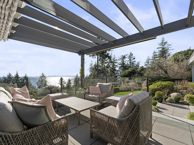 6215 Overstone Drive, West Vancouver, BC, V7W 1X7 - 6