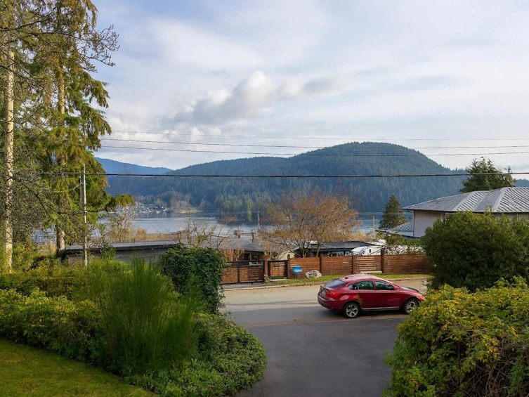 873 Baycrest Drive, North Vancouver, BC, V7G 1N7 - 15