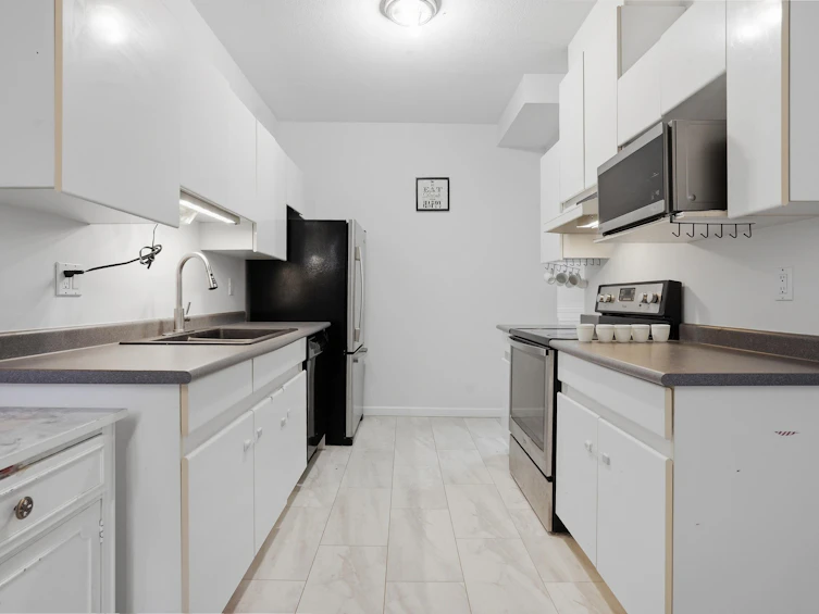 110-14981 101a Avenue, Surrey, BC, V3R 0T1 - 7