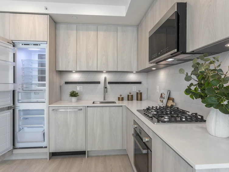206-3264 Vanness Avenue, Vancouver, BC, V5R 0L5 - 4