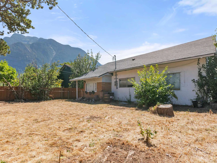 586 6th Avenue, Hope, BC, V0X 1L0 - 32