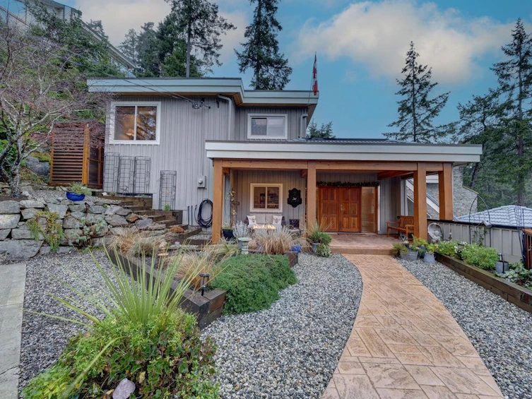 9195 Truman Road, Halfmoon Bay, BC, V7Z 1B5 - 3