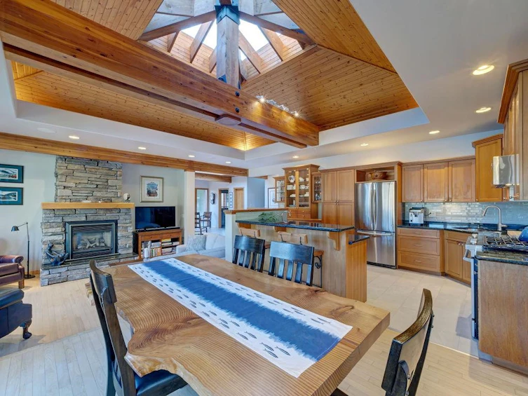 9195 Truman Road, Halfmoon Bay, BC, V7Z 1B5 - 9