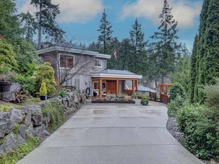 9195 Truman Road, Halfmoon Bay, BC, V7Z 1B5 - 2