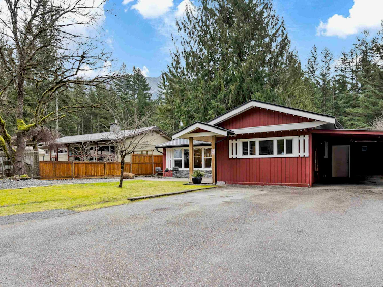 649 Mountain View Road, Cultus Lake, BC, V2R 4Z6 - 8