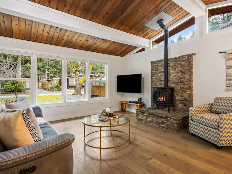 649 Mountain View Road, Cultus Lake, BC, V2R 4Z6 - 2
