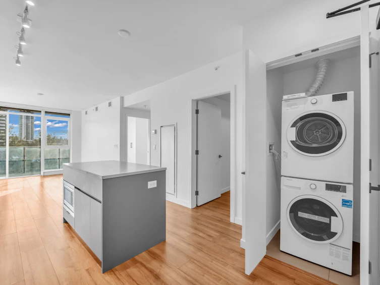 907-13428 105 Avenue, Surrey, BC, V3T 0S6 - 3