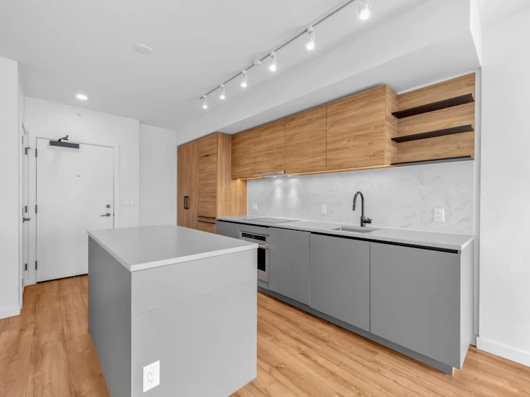 907-13428 105 Avenue, Surrey, BC, V3T 0S6 - 13