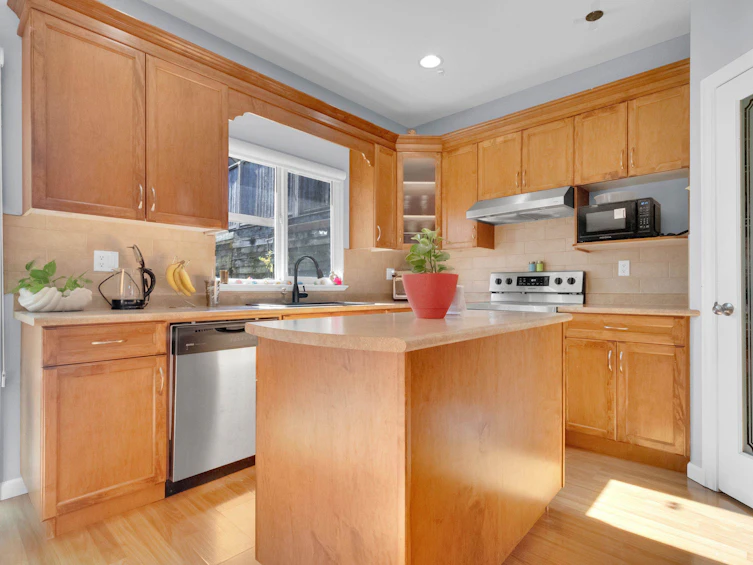 16528 59a Avenue, Surrey, BC, V3S 4N9 - 14