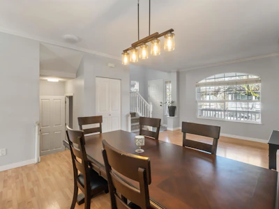 18476 66a Avenue - 5